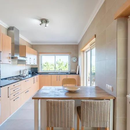 Ferrel Sleeps 8 With Pool And Wifi * Ferrel (Leiria)