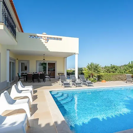 Villa Ferrel Sleeps 8 With Pool And Wifi